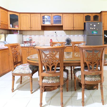 Guest House Samarinda Ngoại thất bức ảnh